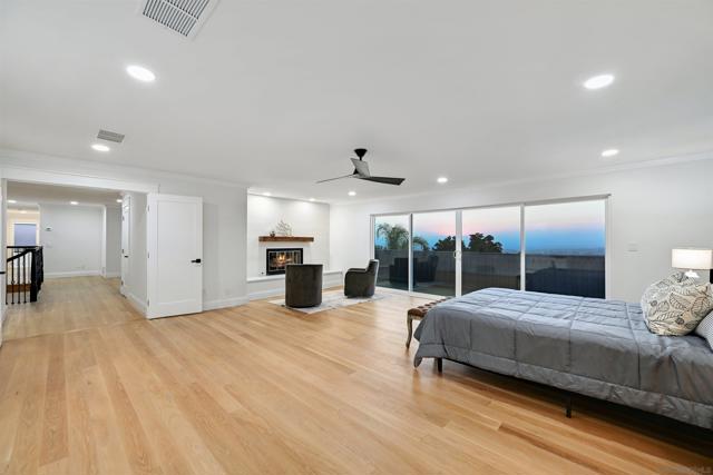 4367 Summit Dr, La Mesa CA: https://media.crmls.org/mediaz/51acf95f-563e-4e8b-ba13-9242d688fcec.jpg