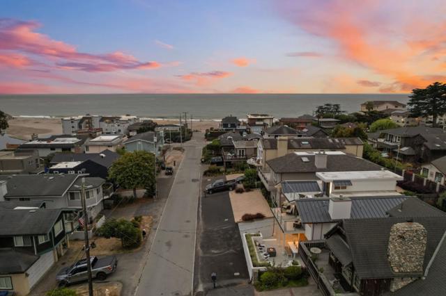 237 21st Avenue, Santa Cruz CA: https://media.crmls.org/mediaz/51ad6f43-99b8-4eaf-89c5-5258b86e3b18.jpg