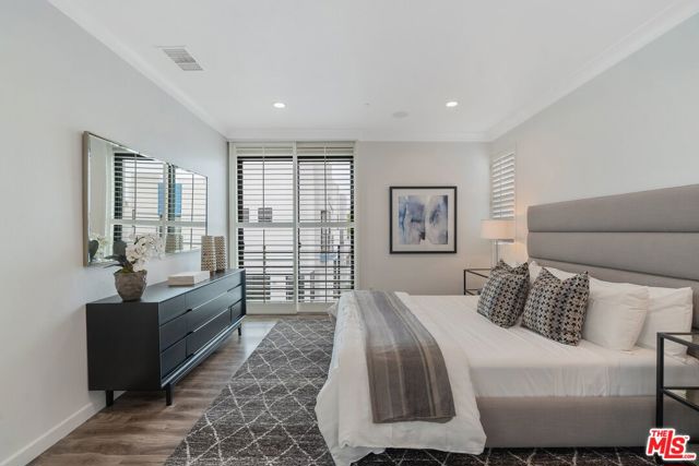 12923 Bluff Creek Drive, Los Angeles CA: https://media.crmls.org/mediaz/51ae084c-52b9-41f1-b52b-1a963899f292.jpg
