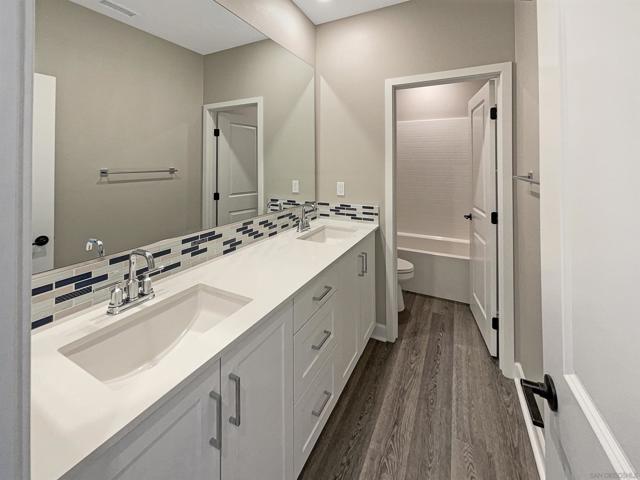 10411 Walden Way, San Diego CA: https://media.crmls.org/mediaz/51ae1d5b-423e-497b-89b1-abf8d6396735.jpg