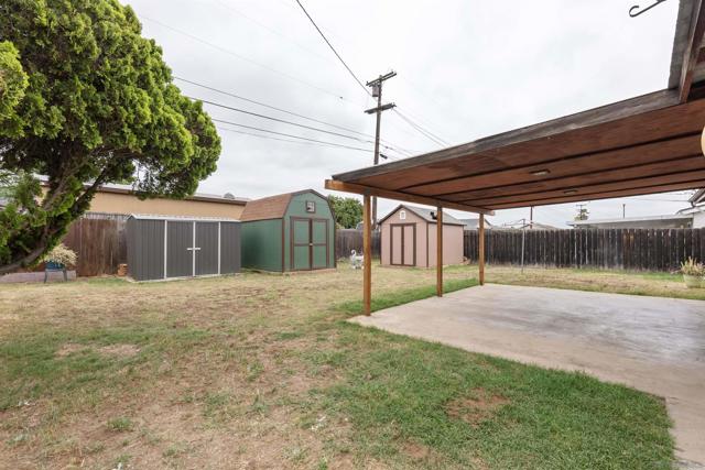 1271 Bosworth St, El Cajon CA: https://media.crmls.org/mediaz/51ae68f3-bb22-4356-8eed-d027fc7f0cc0.jpg