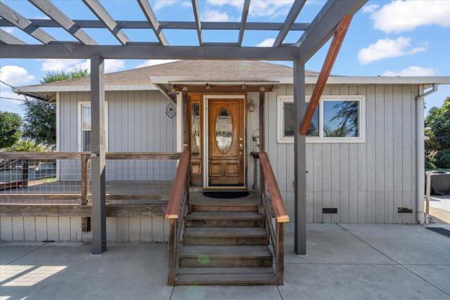 2675 Pacheco Pass Highway, Gilroy CA: https://media.crmls.org/mediaz/51af382b-ca72-45aa-8778-3f8ba82beee0.jpg