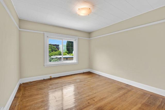 222 Holyoke, San Francisco CA: https://media.crmls.org/mediaz/51afb967-8e75-41d6-a8e1-7b3e22aa8838.jpg