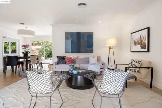 150 Santa Rita Dr, Walnut Creek CA: https://media.crmls.org/mediaz/51b16a2e-101b-491b-b589-49c4f2dab99d.jpg