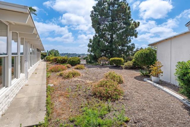 3685 N Vista Campana, Oceanside CA: https://media.crmls.org/mediaz/51b1b0c1-1463-43c1-b822-64bcd3c977f8.jpg