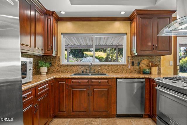 Detail Gallery Image 13 of 36 For 1818 La Granada Dr, Thousand Oaks,  CA 91362 - 3 Beds | 2 Baths
