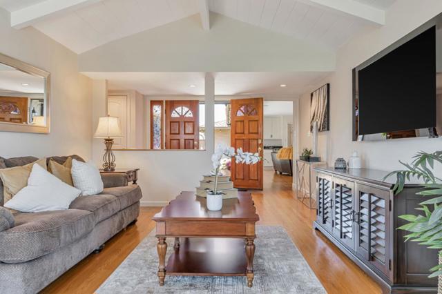 167 Shooting Star, Foster City CA: https://media.crmls.org/mediaz/51b2115a-41c2-4895-aebb-75eafbb2f193.jpg