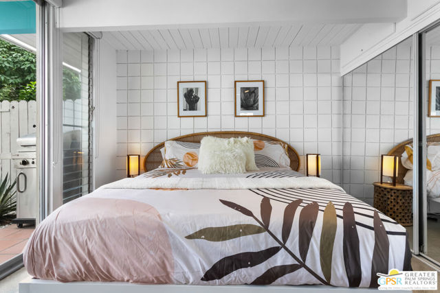 1111 E Palm Canyon Drive, Palm Springs CA: https://media.crmls.org/mediaz/51b22c93-4f93-4689-a866-1842923bdbe6.jpg