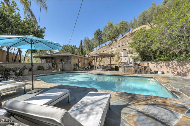 9999 Wornom Avenue, Sunland CA: https://media.crmls.org/mediaz/51b25185-ce27-43c0-bfc0-cd4a6aac1329.jpg