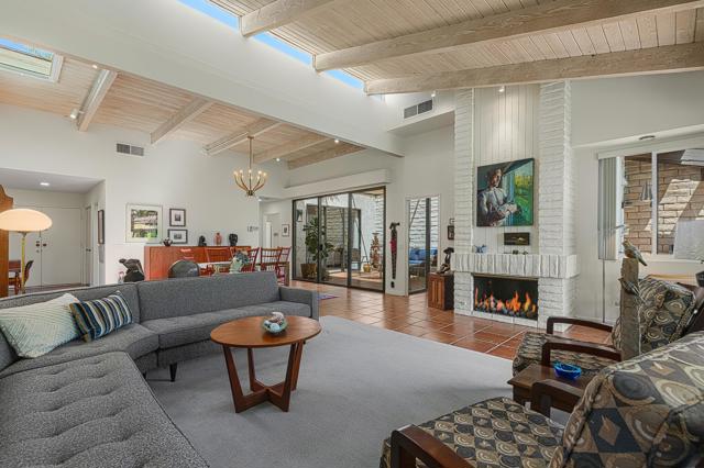 1344 Verano Drive, Palm Springs CA: https://media.crmls.org/mediaz/51b27305-53c6-4290-ac66-7739d6a08485.jpg