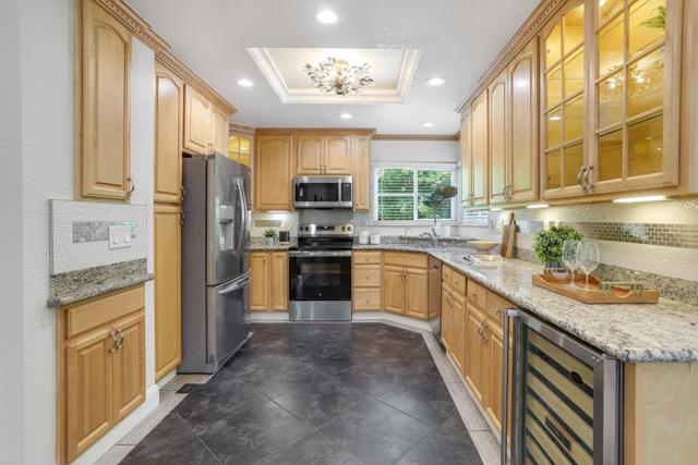 1658 Parkview Green Circle, San Jose CA: https://media.crmls.org/mediaz/51b294f0-41a9-432f-8854-1d79f864ae70.jpg