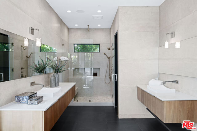 741 N Vista Street, Los Angeles CA: https://media.crmls.org/mediaz/51b2a1b6-0658-41ed-b748-e47803d830ba.jpg