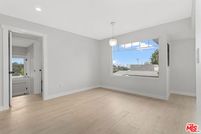 2336 Loma Vista Place, Los Angeles CA: https://media.crmls.org/mediaz/51b2e6b9-e69a-4460-847a-425af803edea.jpg