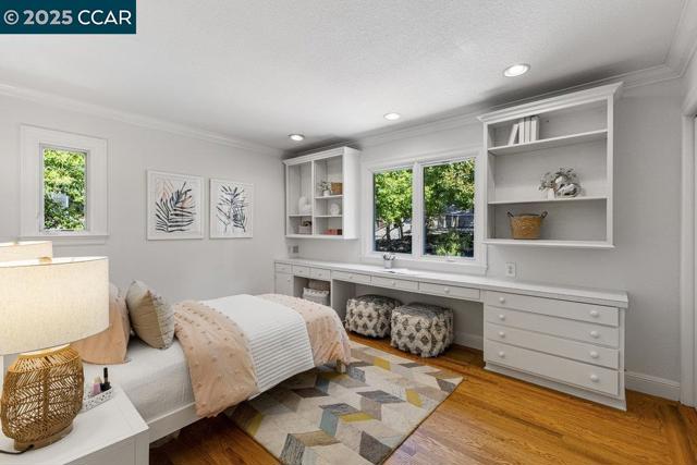 5 Kayser Ct, Walnut Creek CA: https://media.crmls.org/mediaz/51b301bd-5c3e-4a31-ad57-180685656638.jpg