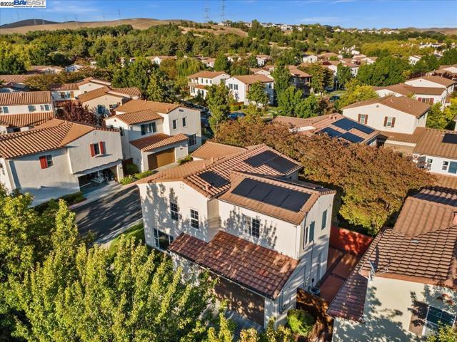 9752 Belladonna Dr, San Ramon CA: https://media.crmls.org/mediaz/51b35f94-216b-42b8-ae56-2d0cdb11e23c.jpg