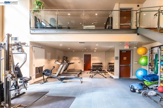 809 Clay St, Oakland CA: https://media.crmls.org/mediaz/51b411ca-7109-46e9-b127-f2e56eaea1ef.jpg