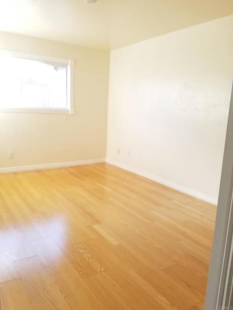 294 Chambers St, El Cajon CA: https://media.crmls.org/mediaz/51b50ef0-906d-4ccf-8e4b-42e226d83ec2.jpg