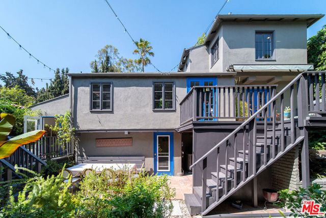 6626 Cahuenga Terrace, Los Angeles CA: https://media.crmls.org/mediaz/51b51c7b-9303-4590-8d72-ec2fe2e78ecc.jpg