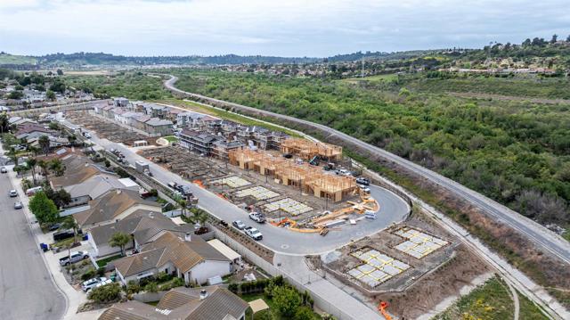 Detail Gallery Image 2 of 7 For 701 Kingbird Loop, Oceanside,  CA 92058 - 4 Beds | 2/1 Baths