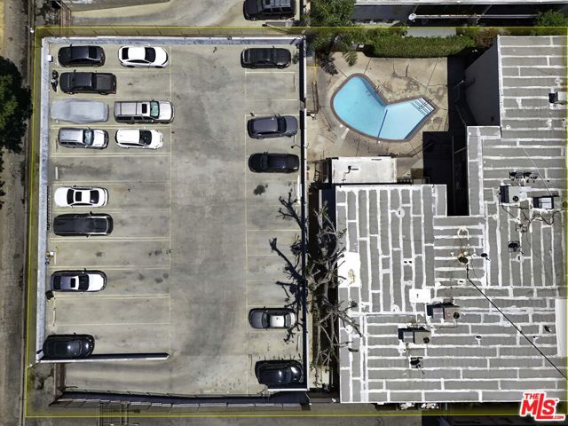 8567 Balboa Boulevard, Northridge CA: https://media.crmls.org/mediaz/51b5a554-077d-4ebd-92be-dce98feccdff.jpg