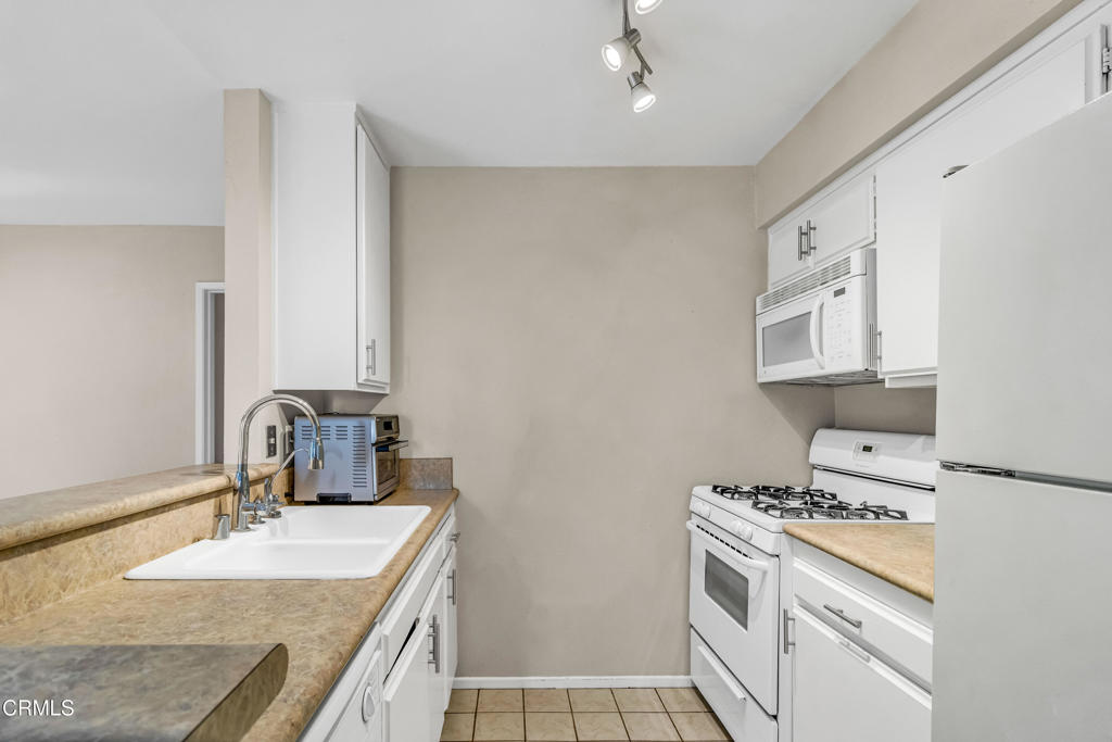 51B5Bbc9 40B0 496B B5D0 6970C8E58D44 21334 Nandina Lane #204, Newhall, Ca 91321 &Lt;Span Style='BackgroundColor:transparent;Padding:0Px;'&Gt; &Lt;Small&Gt; &Lt;I&Gt; &Lt;/I&Gt; &Lt;/Small&Gt;&Lt;/Span&Gt;