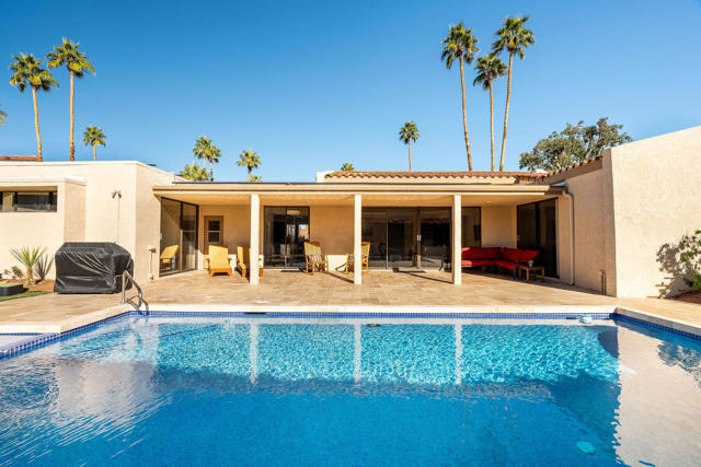 72815 Somera Road, Palm Desert CA: https://media.crmls.org/mediaz/51b5e0b3-35ff-47df-9748-c2f9b989fe50.jpg