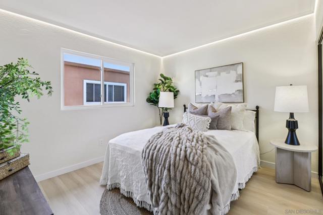 4043 Utah St, San Diego CA: https://media.crmls.org/mediaz/51b66cbe-12f1-49b1-8bc8-b74b122d4bc2.jpg
