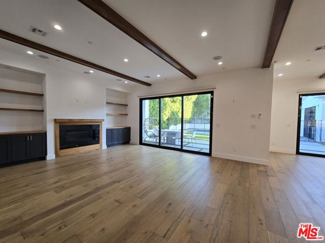 18026 Valley Vista Boulevard, Encino CA: https://media.crmls.org/mediaz/51b71286-bd01-46cc-820a-a7bdc8d6ecec.jpg