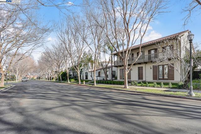 2744 Redbridge Rd, Tracy CA: https://media.crmls.org/mediaz/51b7dbae-156a-4aec-b52e-a2311f49c49e.jpg