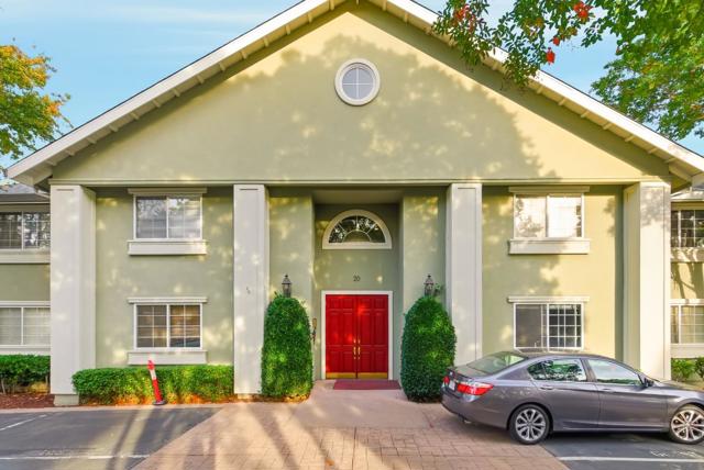 20 Willow Road, Menlo Park CA: https://media.crmls.org/mediaz/51b7e727-8ed9-4790-8e32-3ae4aa29dd1b.jpg