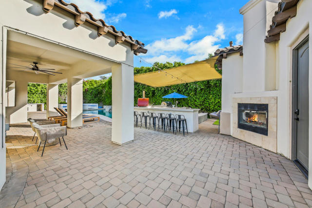 81107 Carefree Drive, Indio CA: https://media.crmls.org/mediaz/51b88feb-5014-4027-adb9-1e0b93416ffe.jpg