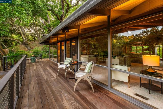 71 Silverwood Dr, Lafayette CA: https://media.crmls.org/mediaz/51b92829-c63e-42fe-97eb-3ed68b0855ee.jpg