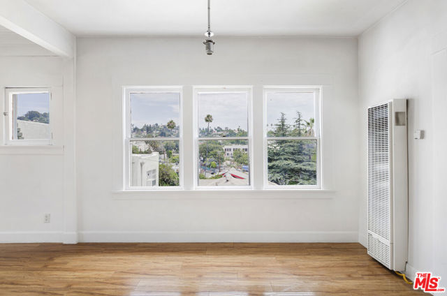 1404 Maltman Avenue, Los Angeles CA: https://media.crmls.org/mediaz/51bba117-aa8f-4ed6-9870-7743a09c61fe.jpg