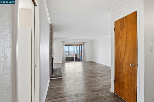 931 N Camino Alto Drive, Vallejo CA: https://media.crmls.org/mediaz/51bbaa65-d332-4f73-80b2-53f895a31a51.jpg