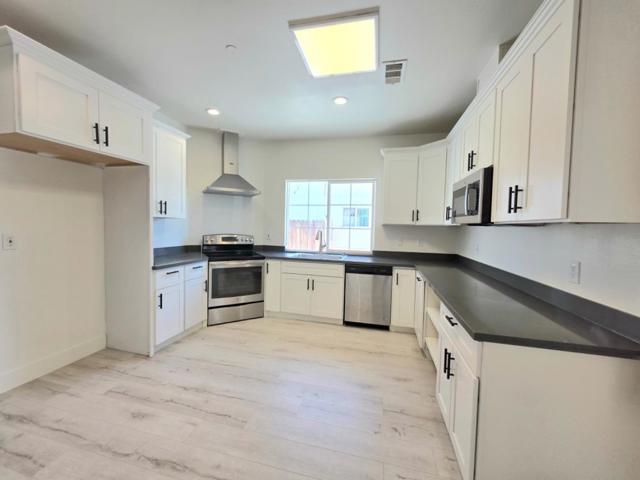 3405 E Hills Drive, San Jose CA: https://media.crmls.org/mediaz/51bbdf18-cdd9-4670-aa86-3c4fb0338afd.jpg