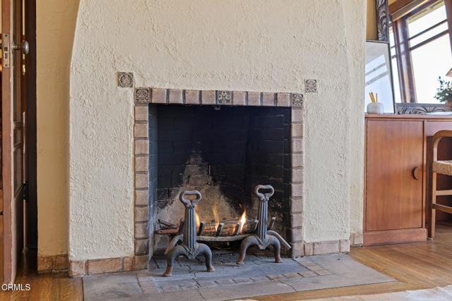 402 Lynn Drive, Ventura CA: https://media.crmls.org/mediaz/51bbfa52-0570-4417-9869-2ad21757deb4.jpg