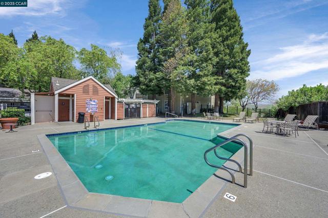 160 Eastridge Dr, San Ramon CA: https://media.crmls.org/mediaz/51bc4c69-2cdc-40a9-8f31-b1275b95eec4.jpg
