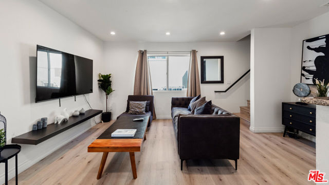 1540 N Bronson Avenue, Los Angeles CA: https://media.crmls.org/mediaz/51bcb0ce-fd51-4189-85ad-e74c926bb76d.jpg