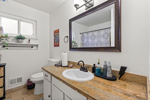 148 primrose ln, Vallejo CA: https://media.crmls.org/mediaz/51bd2ff9-a7ca-4c3e-9379-ca4b0e324eeb.jpg