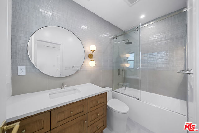 1722 N Vista Street, Los Angeles CA: https://media.crmls.org/mediaz/51bd8c6f-75c7-4eef-b6fb-5ef214efb479.jpg
