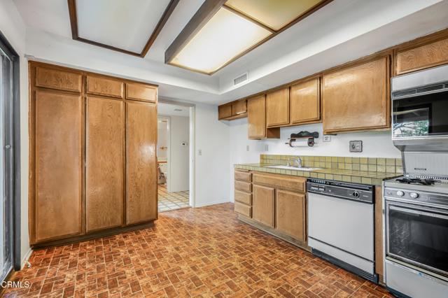 Detail Gallery Image 12 of 46 For 3063 Marigold Pl, Thousand Oaks,  CA 91360 - 3 Beds | 2/1 Baths