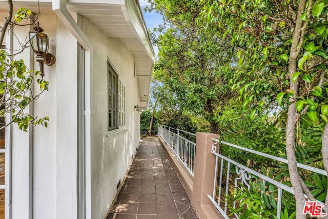 Drew Fenton | 16560 Park Lane Circle Los Angeles CA | MLS: 7286867