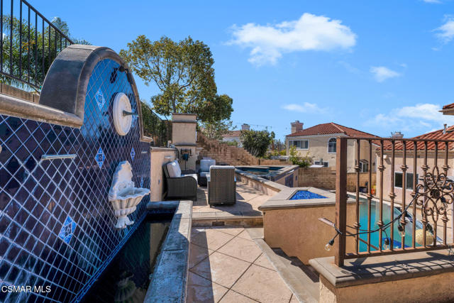 4542 Skidmore Court, Moorpark CA: https://media.crmls.org/mediaz/51bf707e-80f4-4979-854c-da600a81ca5c.jpg