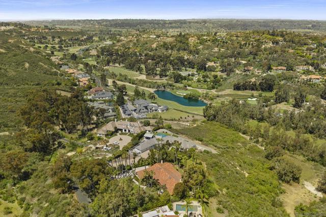 6518 Monte Fuego, Rancho Santa Fe CA: https://media.crmls.org/mediaz/51c0722b-5b30-4f98-9ff2-2f9d1d30cf56.jpg