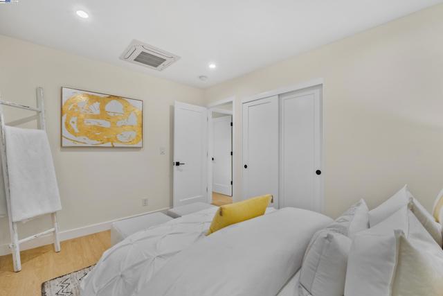 474 Oliver St, Milpitas CA: https://media.crmls.org/mediaz/51c0a42e-0a00-4917-ab8a-4a18b31c2ee2.jpg
