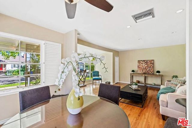 14024 Peach Grove Street, Sherman Oaks CA: https://media.crmls.org/mediaz/51c13c7b-1db9-4614-ab65-3b40889dd4c7.jpg