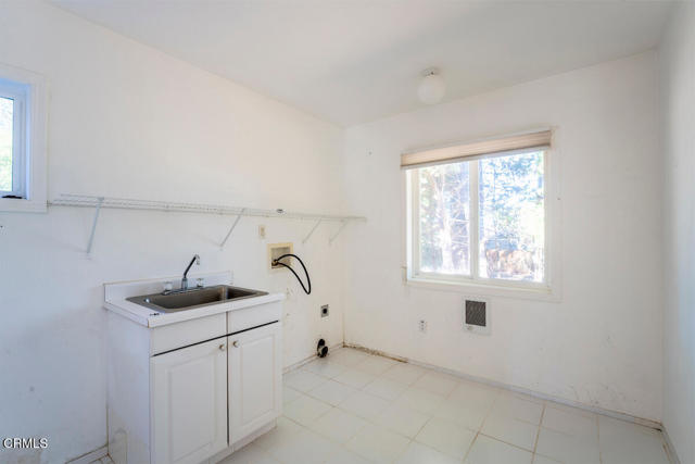 Detail Gallery Image 18 of 40 For 9001 N Highway 1, Mendocino,  CA 95460 - 2 Beds | 3/1 Baths