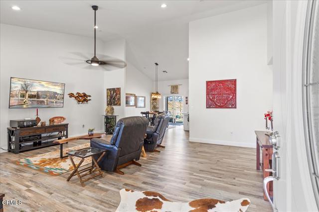 Detail Gallery Image 4 of 41 For 17600 Ascot Ct, Tehachapi,  CA 93561 - 3 Beds | 2 Baths