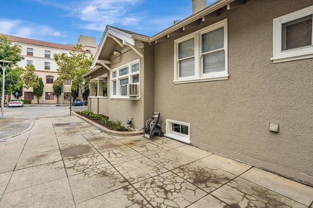 84 S 5th Street, San Jose CA: https://media.crmls.org/mediaz/51c21b95-fc37-4351-9659-e165e43151d3.jpg