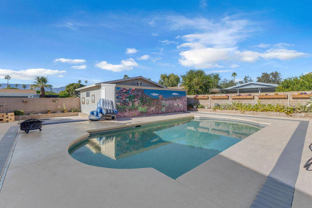 74554 Stage Line Drive, Thousand Palms CA: https://media.crmls.org/mediaz/51c23415-439c-464f-a2f1-ba859edc61c5.jpg